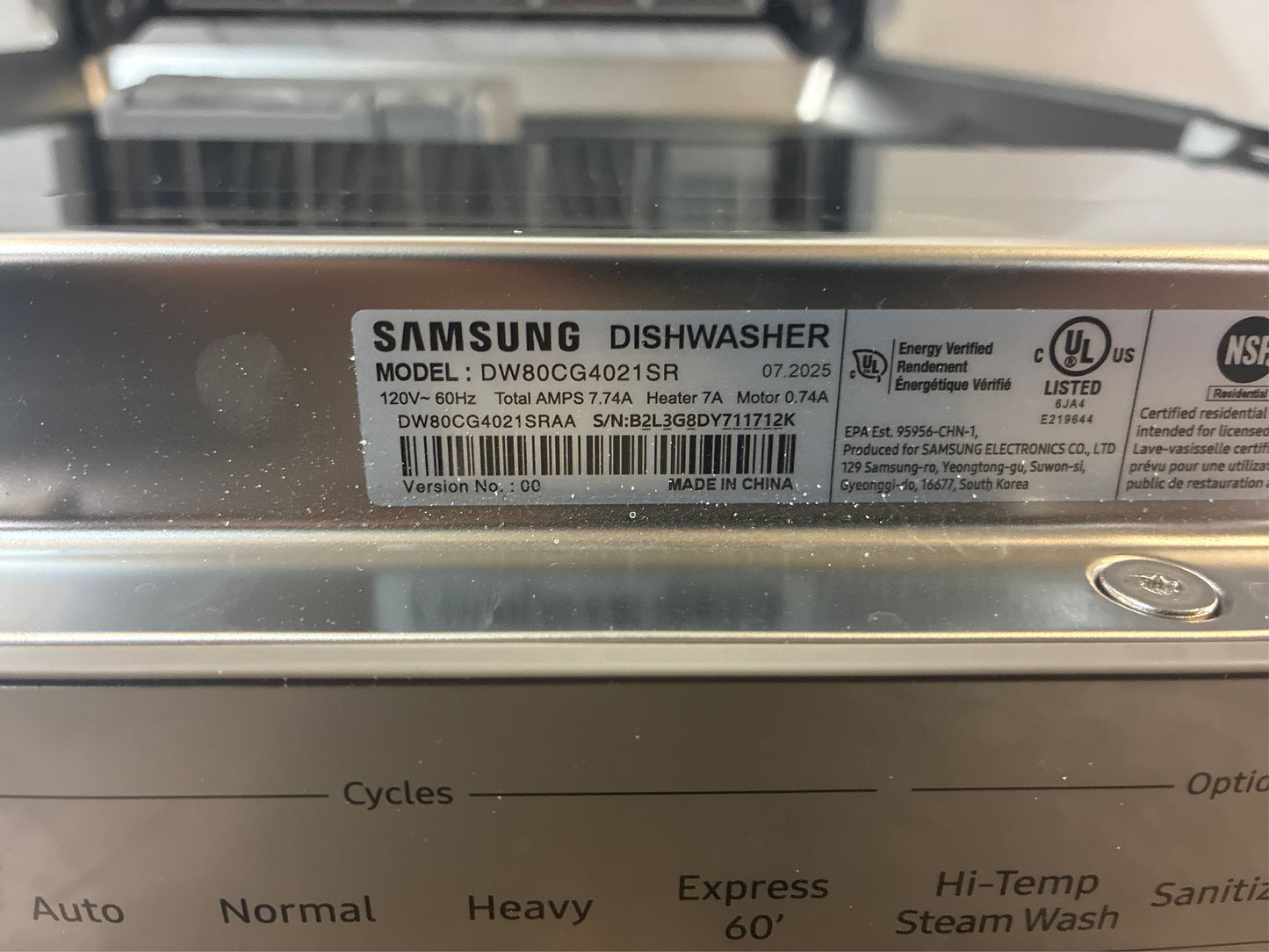 Samsung Fingerprint Resistant Dishwasher with Rack