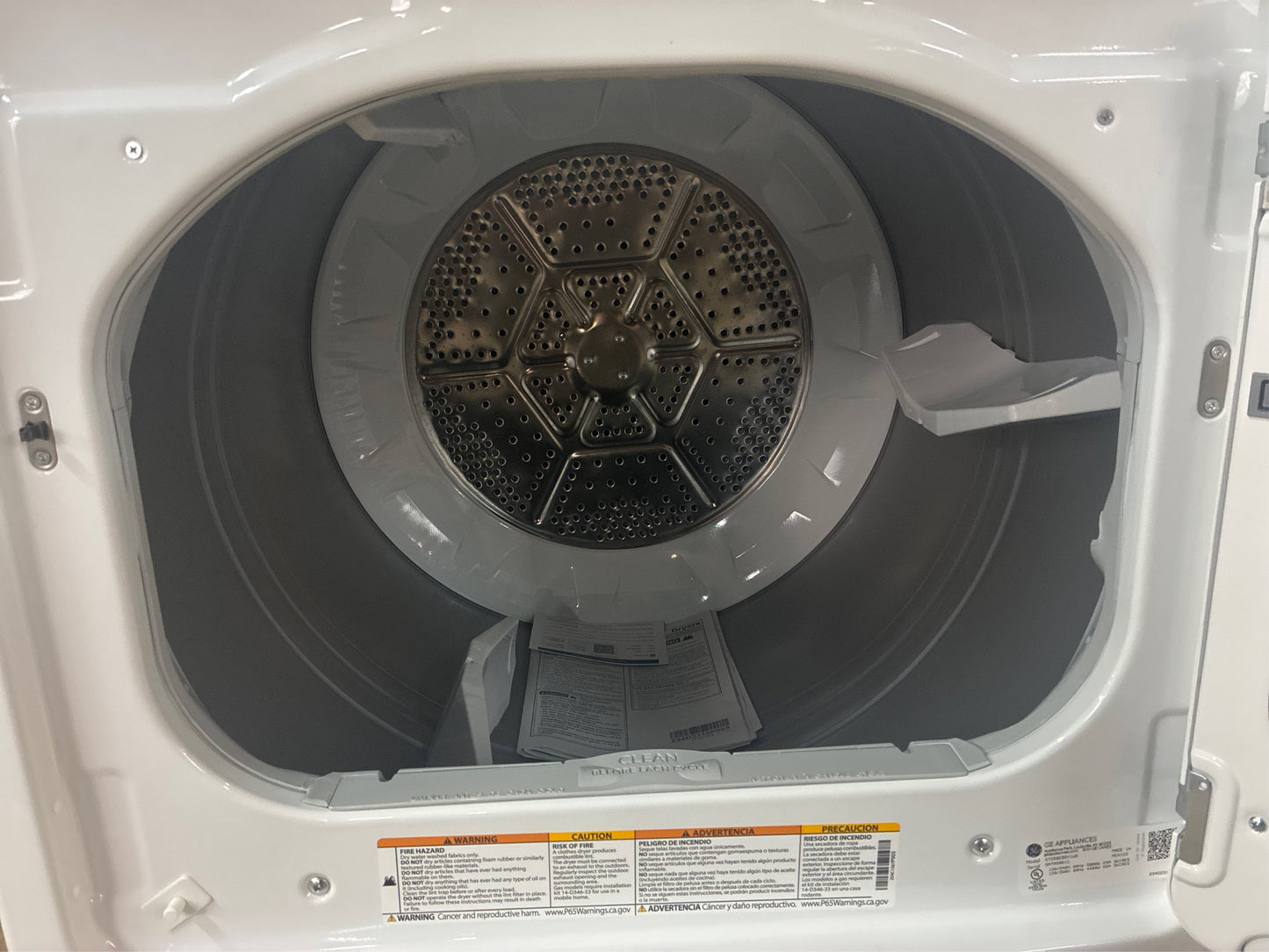 GE 7.4-cu ft Vented Electric Dryer (White)