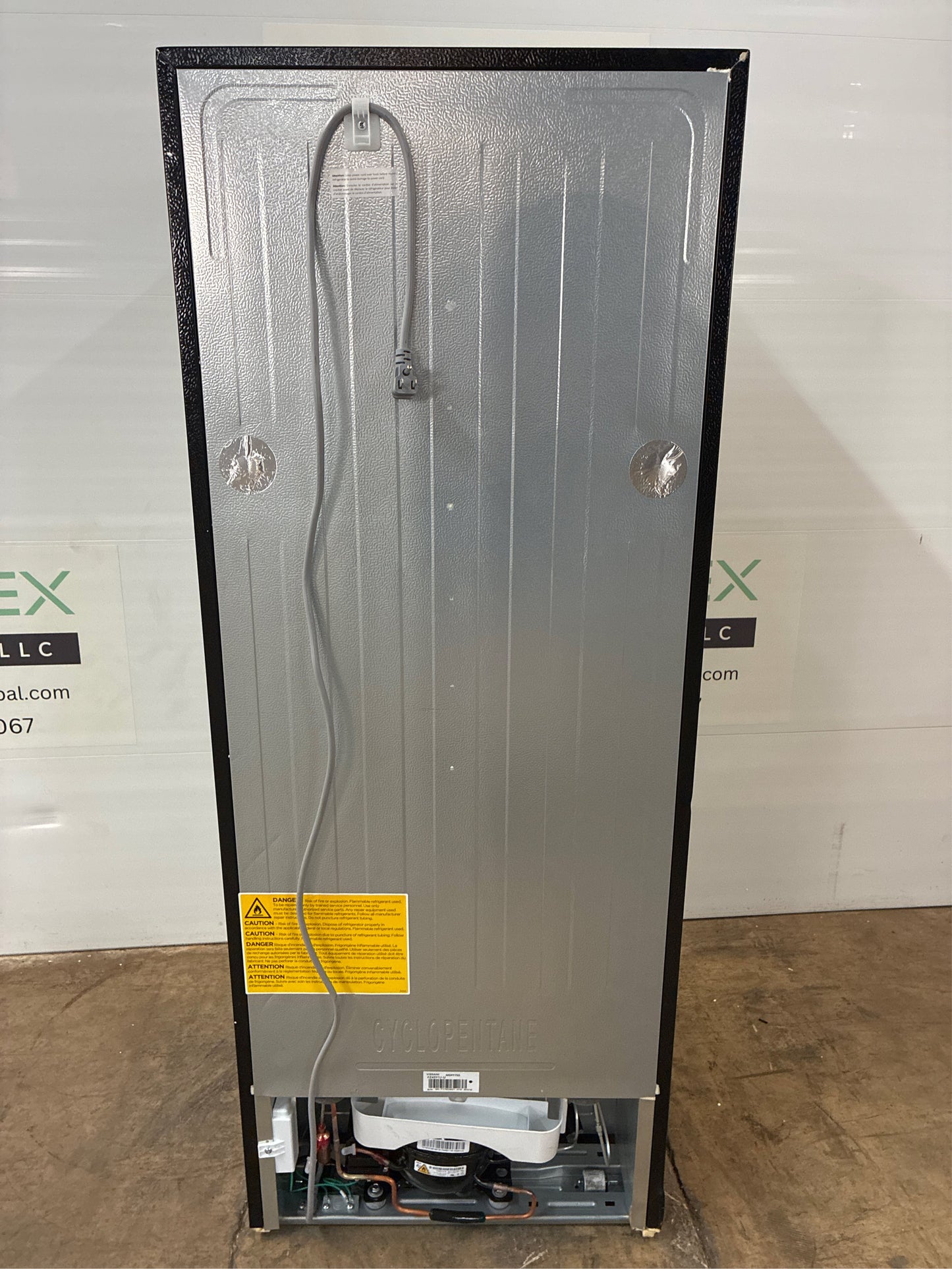 7.1 cu. ft. Top Freezer Refrigerator SS Look