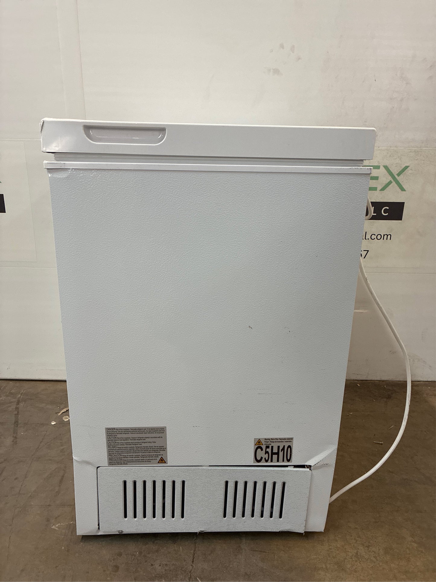 Vissani 5.0 cu. ft. Chest Freezer with LED Light