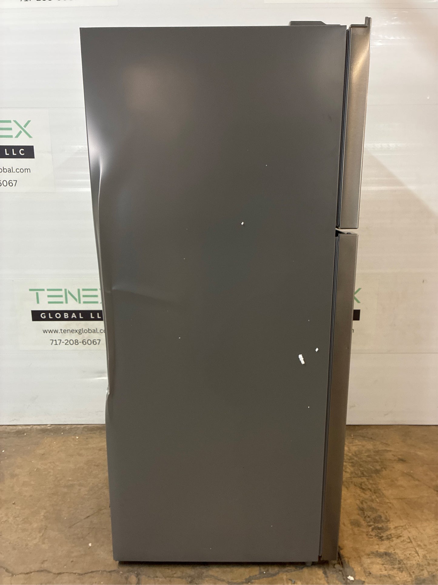 Frigidaire 17.6 cu. ft - Top Freezer Refrigerator