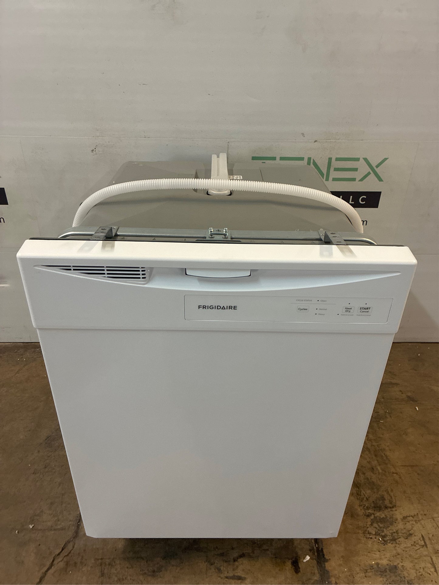 Frigidaire - 24 in. White Front-Control Dishwasher