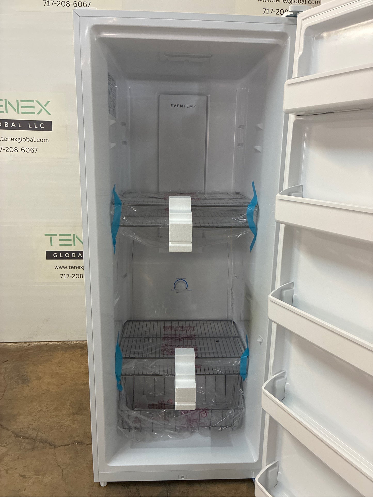 Frigidaire 27.8in 16 cu.ft Frost Free Freezer