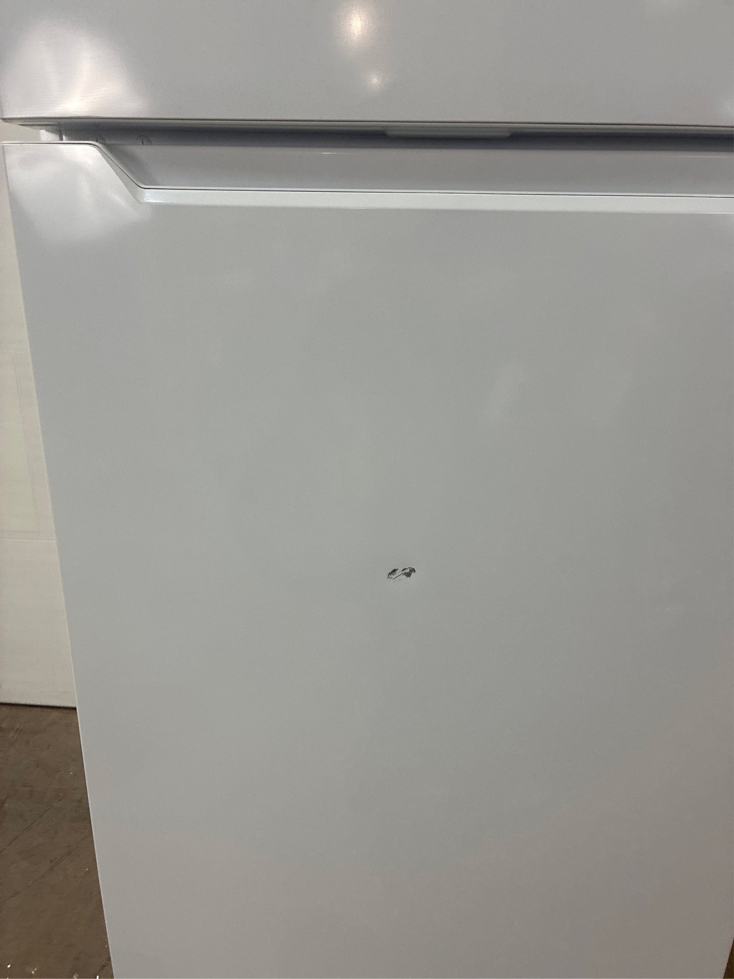 Frigidaire 17.6 cu ft Top Freezer Refrigerator, White