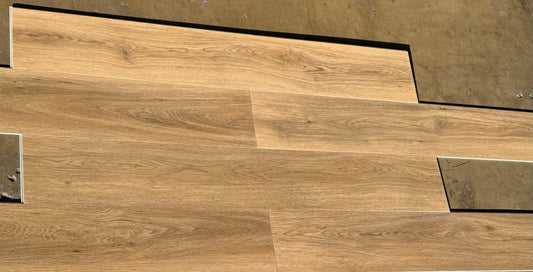 DE-0574 LVP FLOORING (LIGHT BROWN)