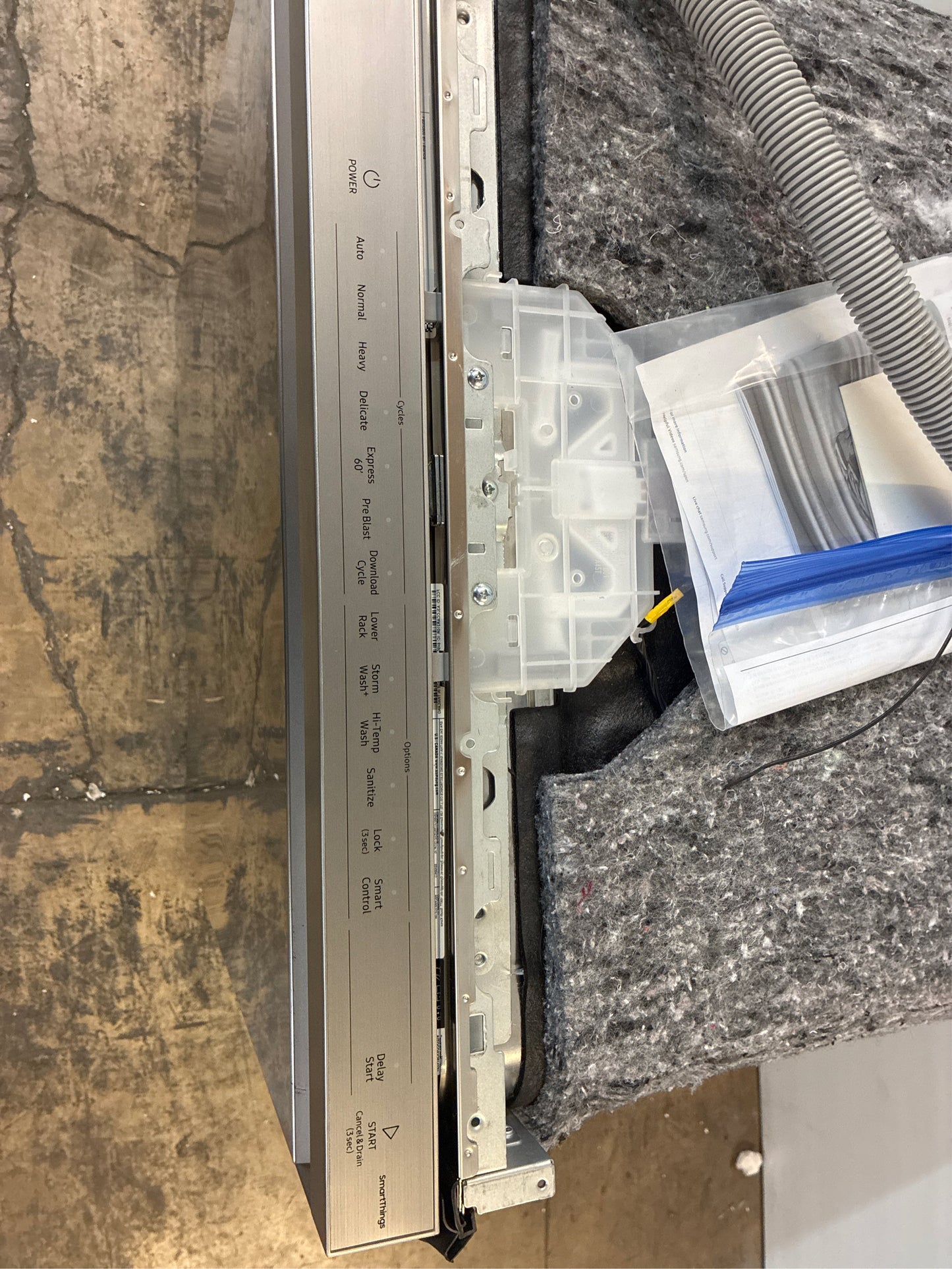 Samsung 24" Fingerprint-Resistant Dishwasher