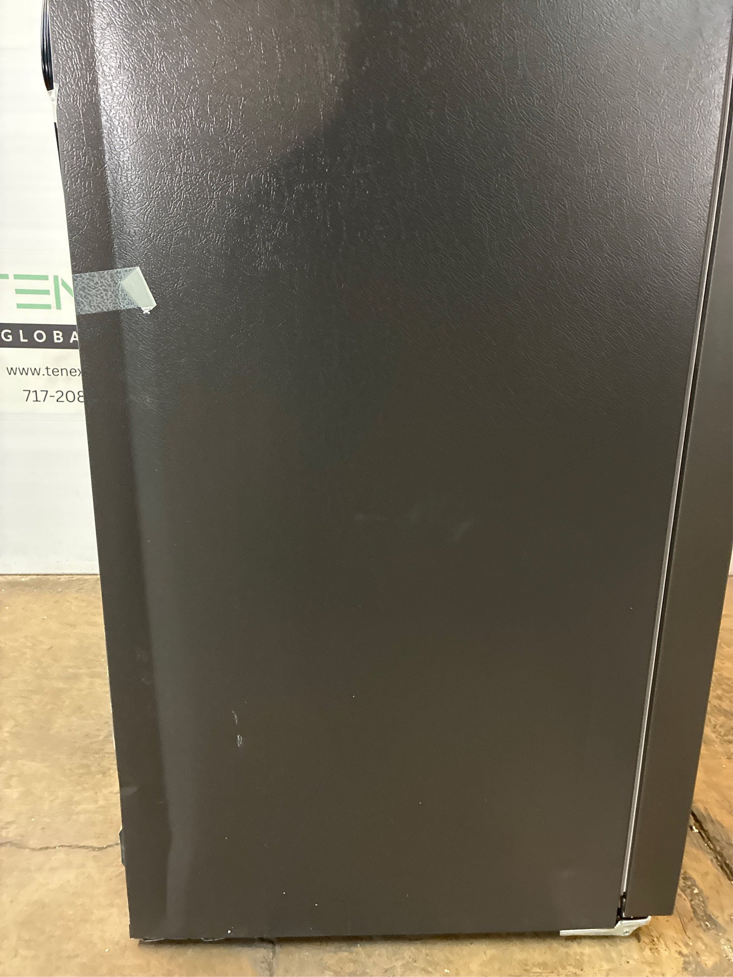 Frigidaire 32.6 in. Upright Freezer 20 cu ft, Carbon