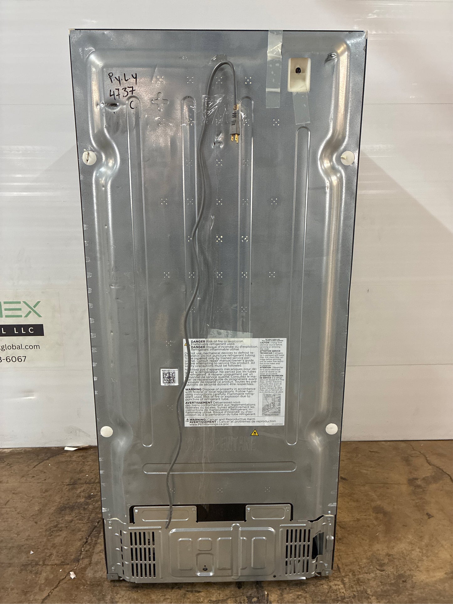 Frigidaire 30 in. Top Freezer Refrigerator, Steel