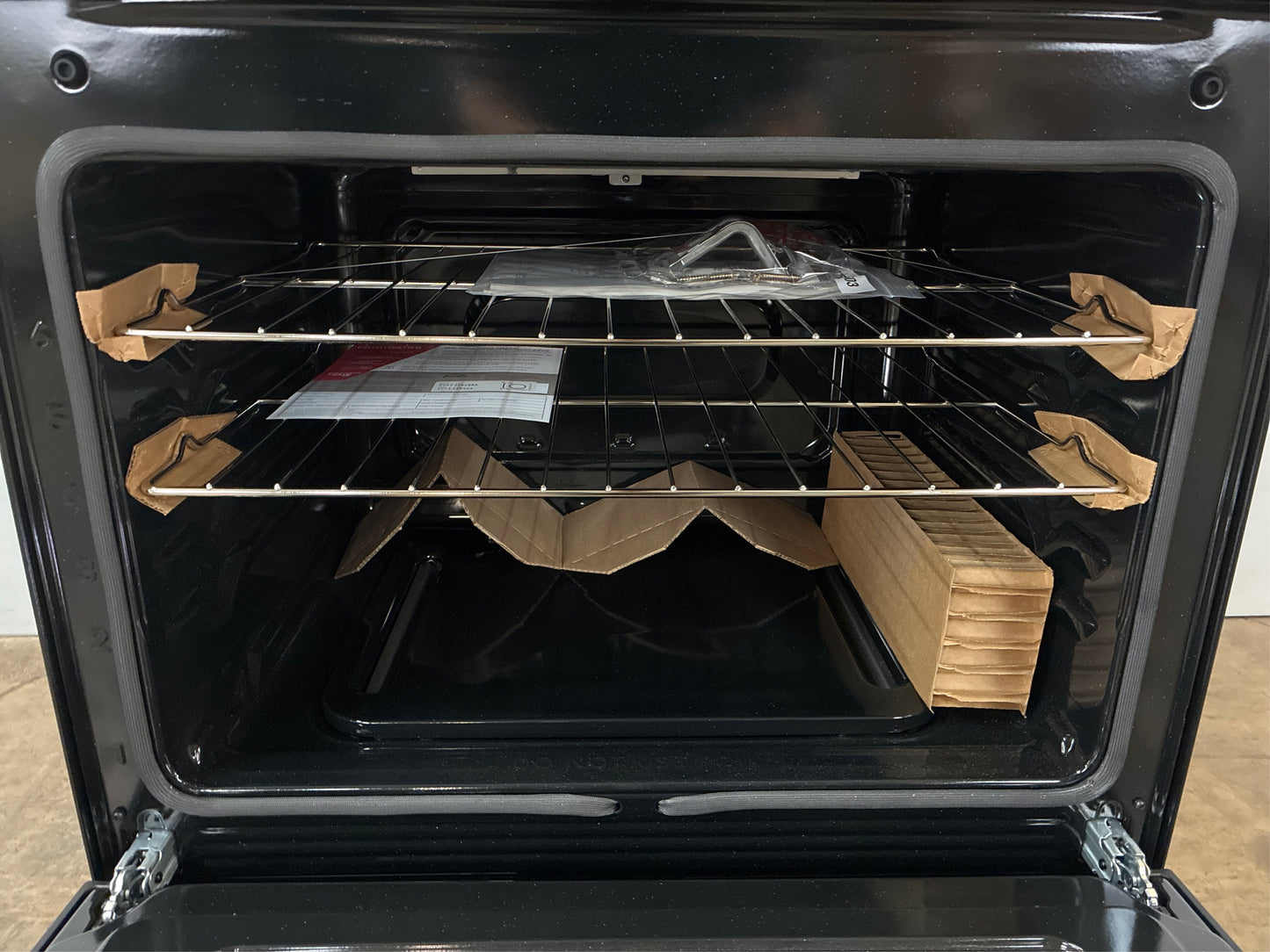 Frigidaire 30" 5.1-cu ft Gas Range (Black)