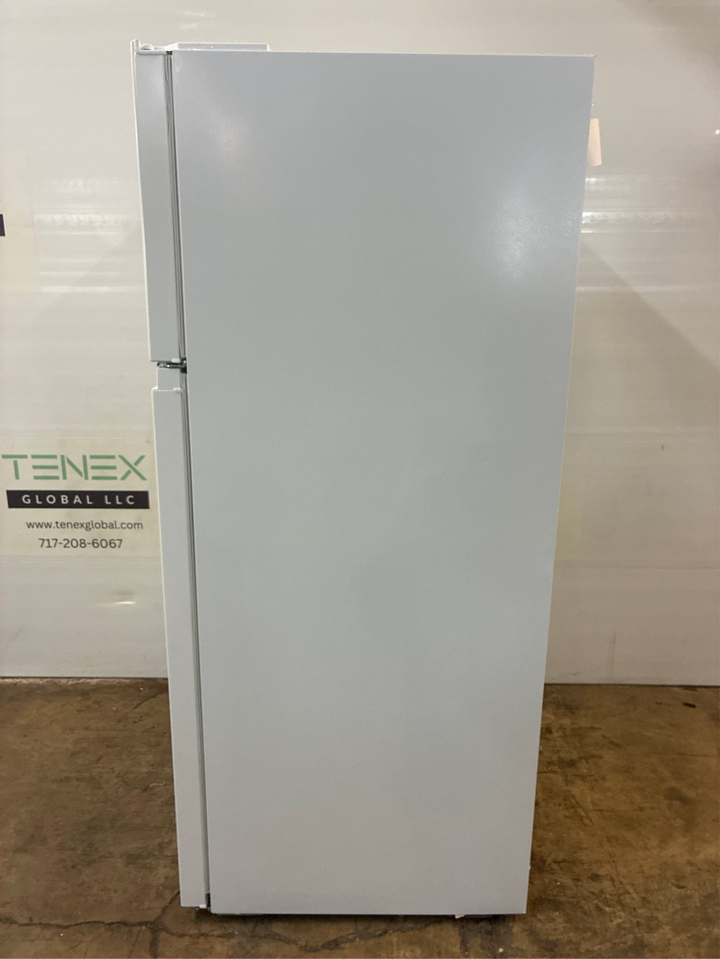 Frigidaire 27in 16.0 Cu. Ft. Top Freezer Refrigerator White