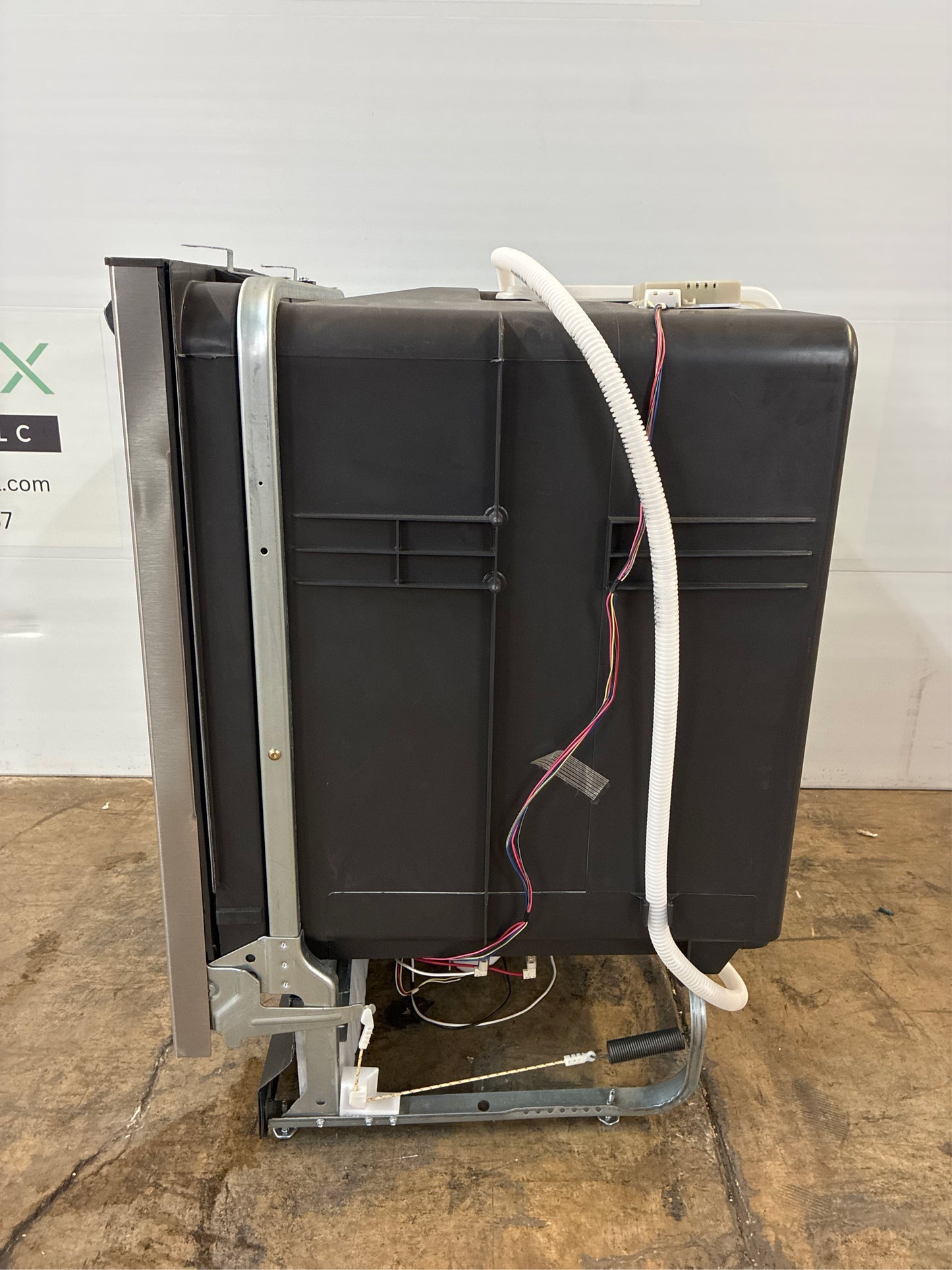 Frigidaire 24-in Dishwasher, 52-dBA