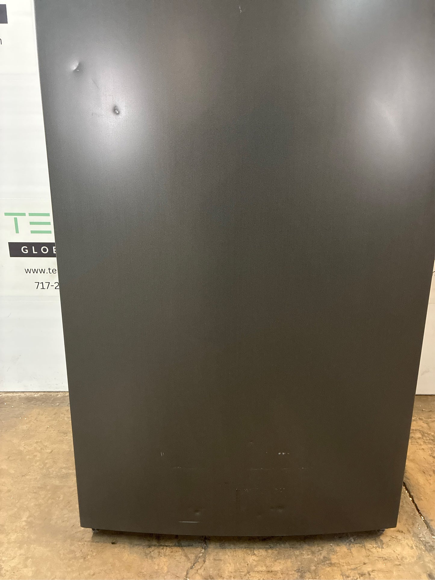 Frigidaire 32.6 in. Upright Freezer 20 cu ft, Carbon