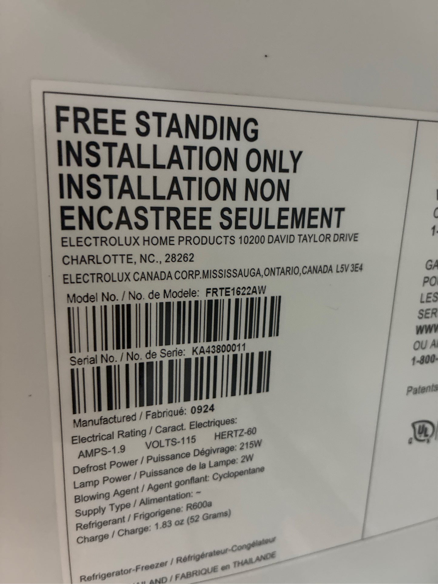 Frigidaire 27in 16.0 Cu. Ft. Top Freezer Refrigerator White