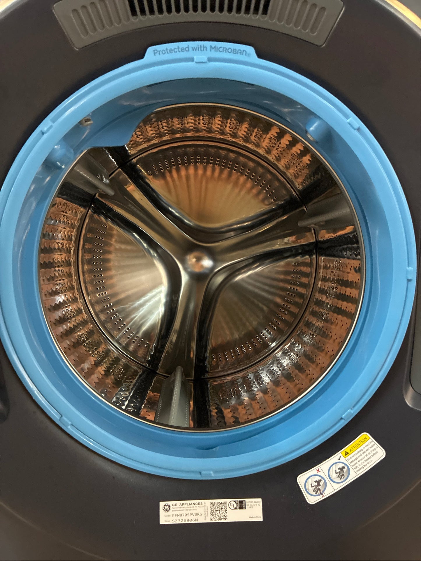 GE 5.3 cu. ft. Smart Front Load Washer, Sapphire Blue