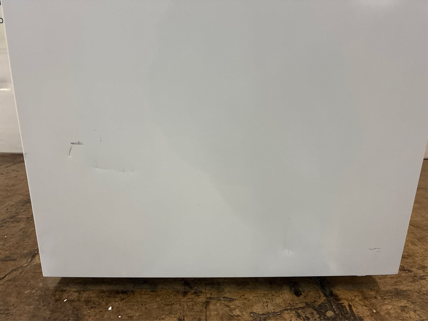 Frigidaire 27 in. 16 Cu. Ft. Top Freezer Refrigerator, White