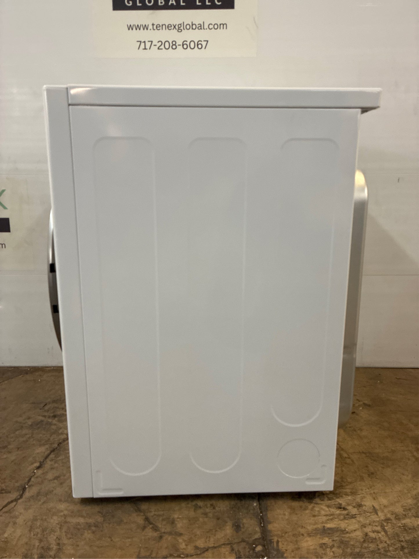 LG 7.4 cu ft Stackable SMART Electric Dryer in White