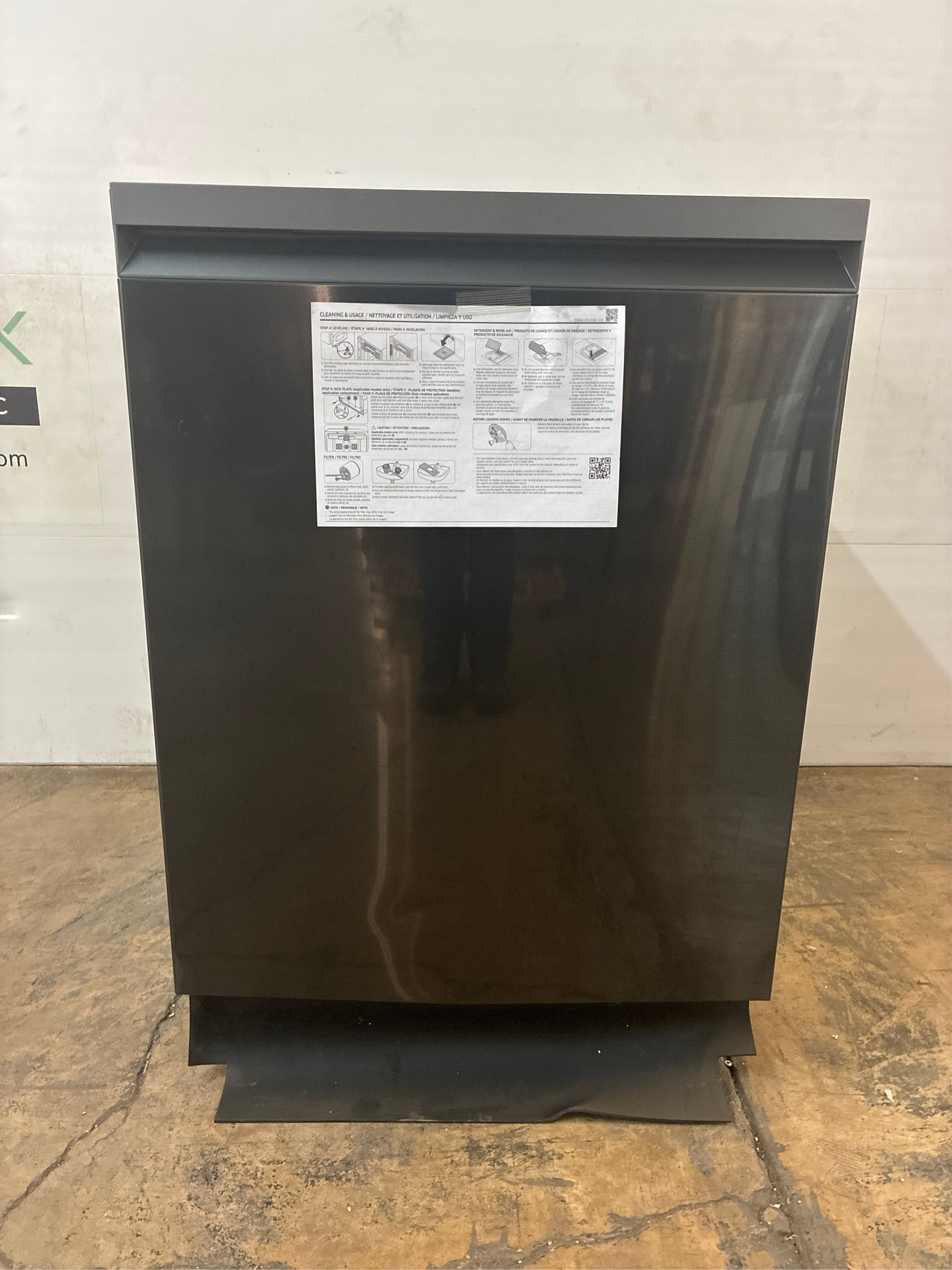 Samsung 24-in Black Stainless Dishwasher, 42dBA