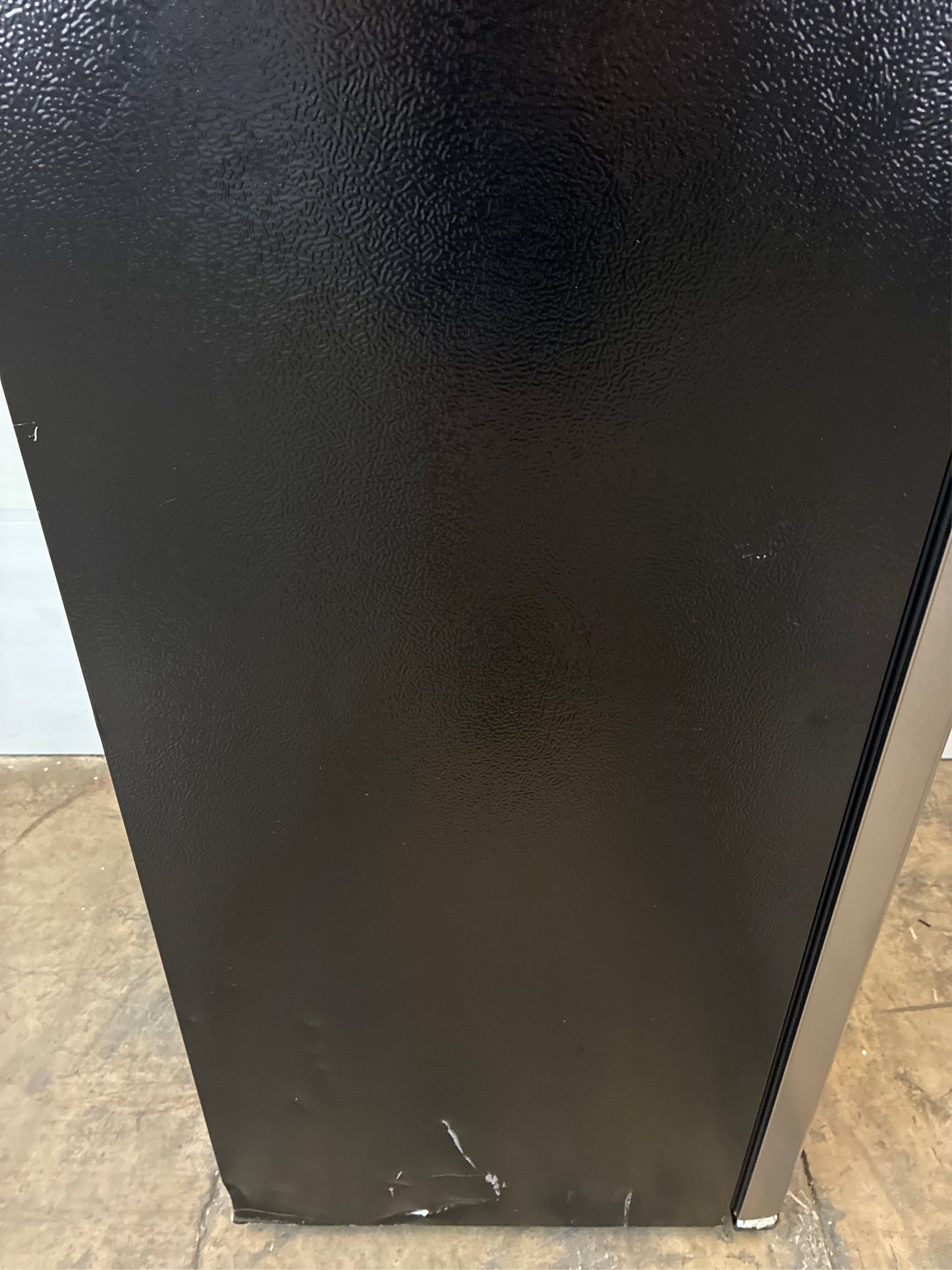 7.1 cu. ft. Top Freezer Refrigerator SS Look