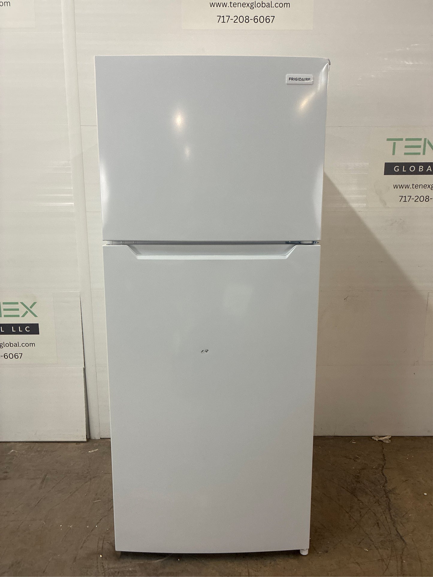 Frigidaire 17.6 cu ft Top Freezer Refrigerator, White