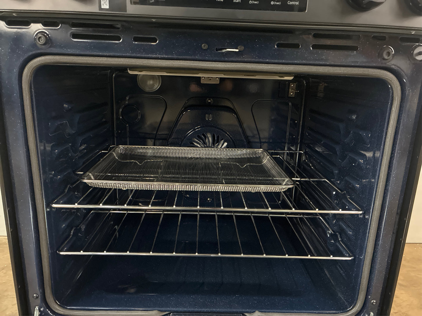 Samsung 30" 6.3 cu.ft. Smart Electric Range