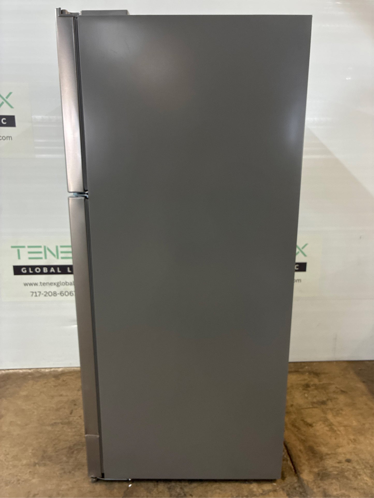 17.6 cu. ft. Top Freezer Refrigerator