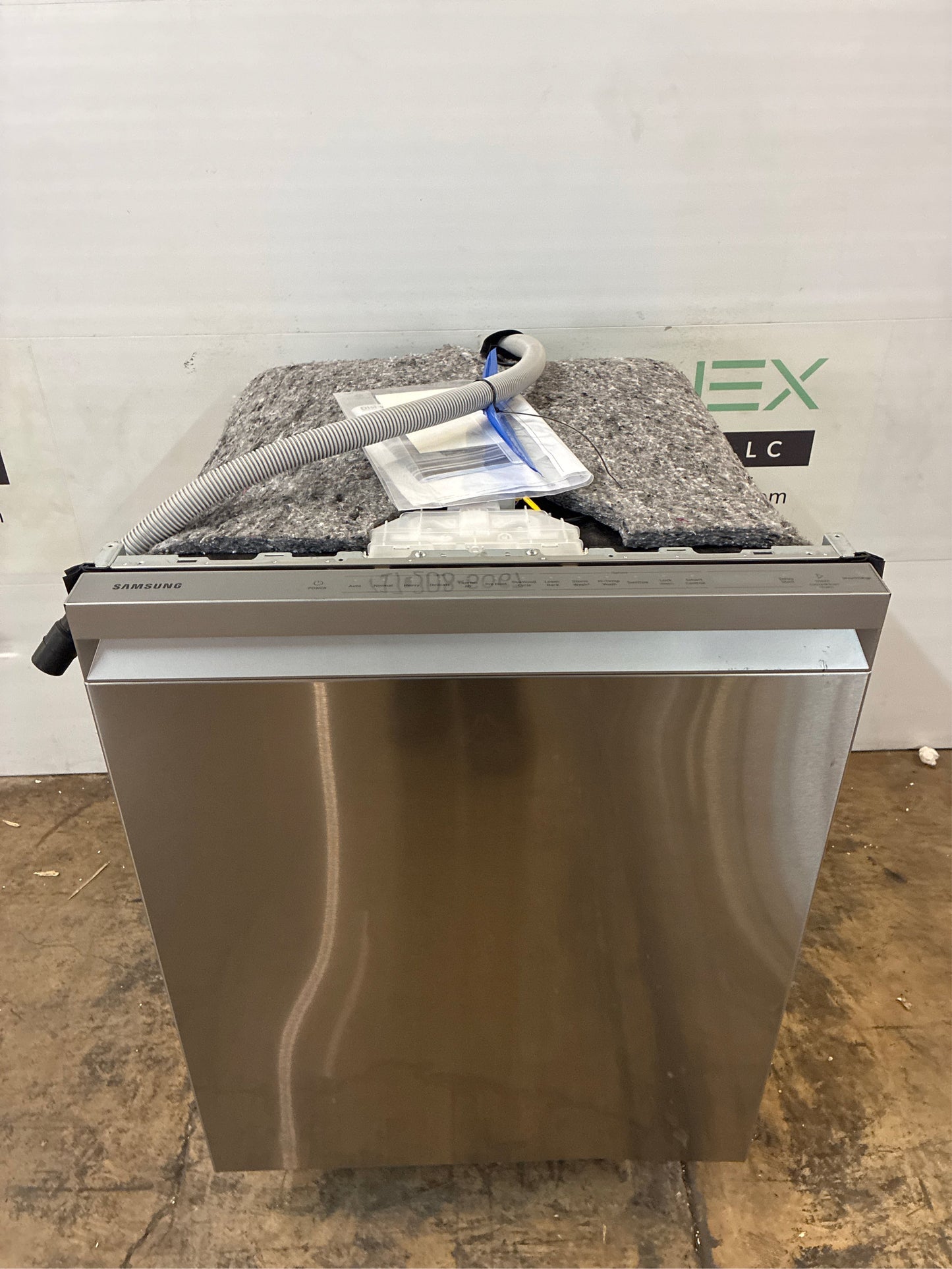 Samsung 24" Fingerprint-Resistant Dishwasher