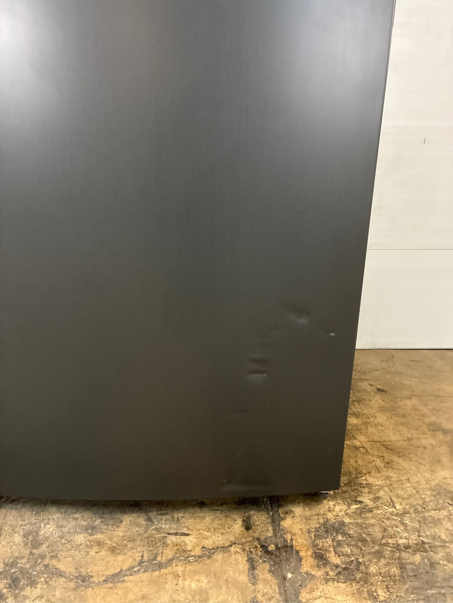 Frigidaire 32.6 in. Upright Freezer, 20 cu ft, Carbon