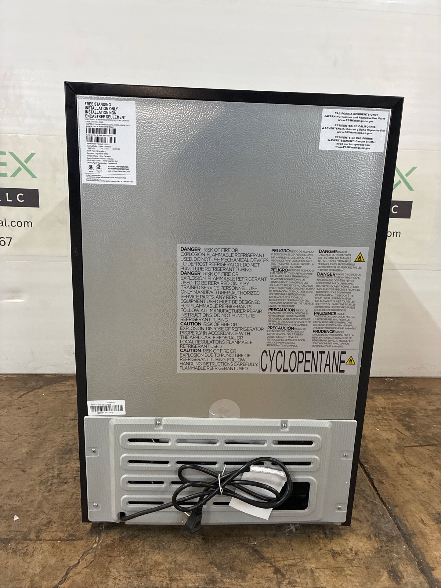 Frigidaire 22" Single Zone 138-Can Beverage Cooler