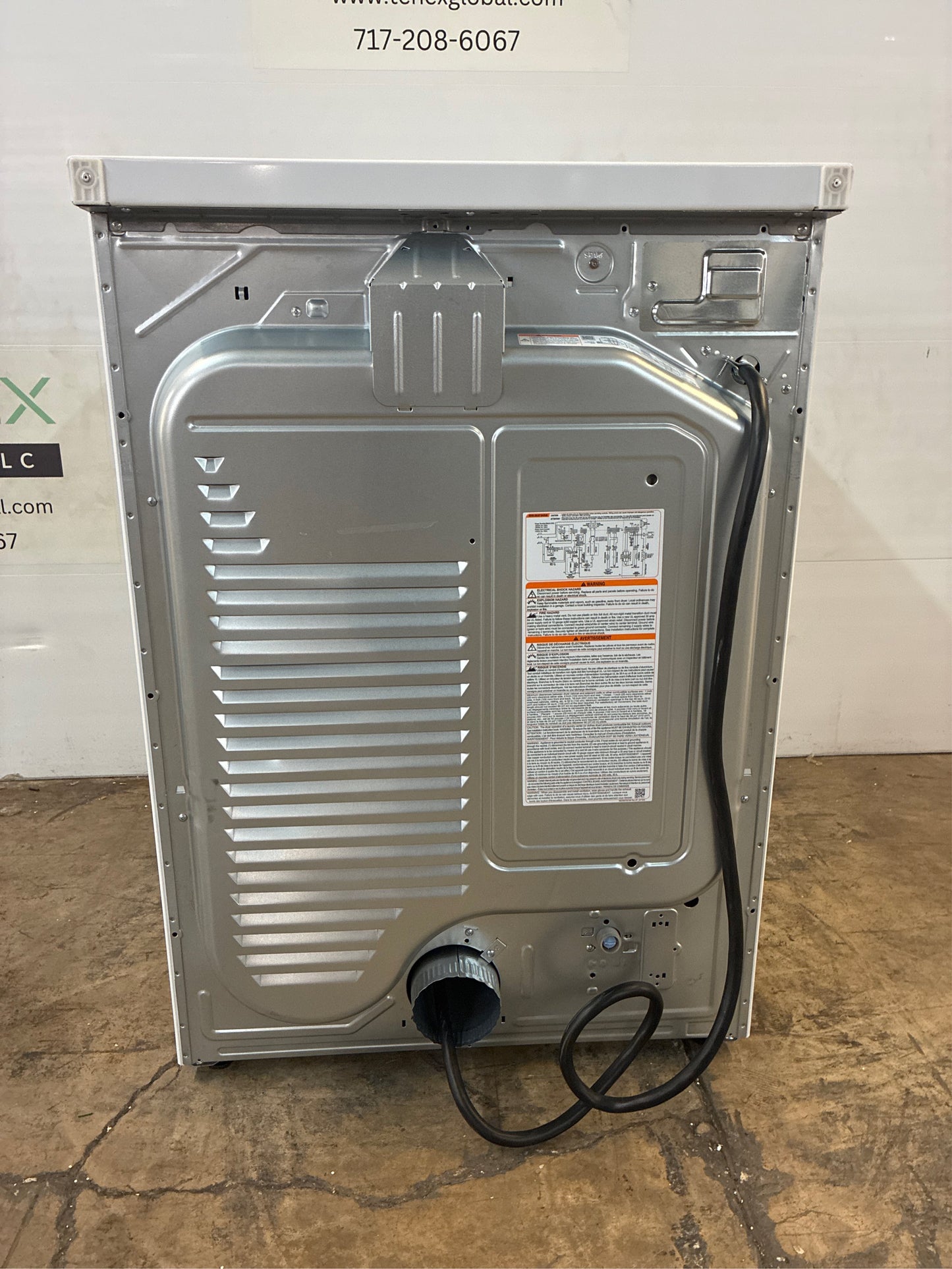 LG 7.4 cu ft Stackable SMART Electric Dryer in White