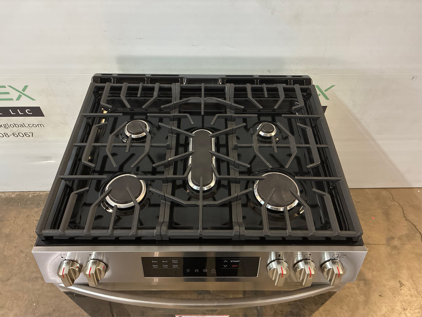 Frigidaire 30-in Gas Range with Steam Clean