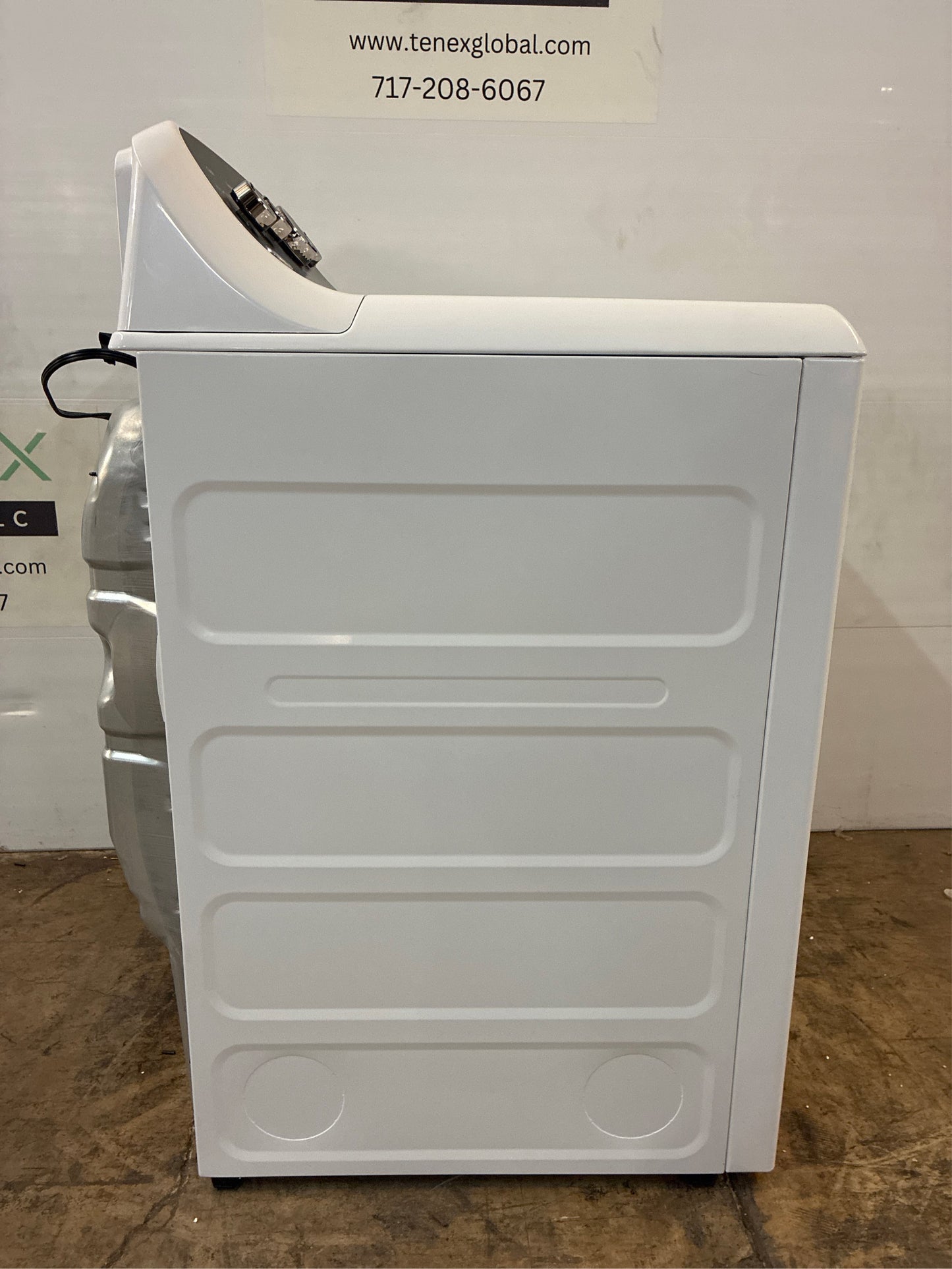 GE 7.2 cu. ft. Vented Gas Dryer, Auto Dry