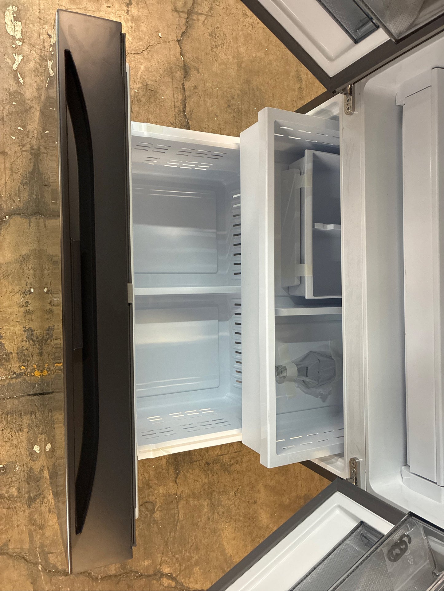 32 cu. ft. French Door Fridge, Dual Ice Maker