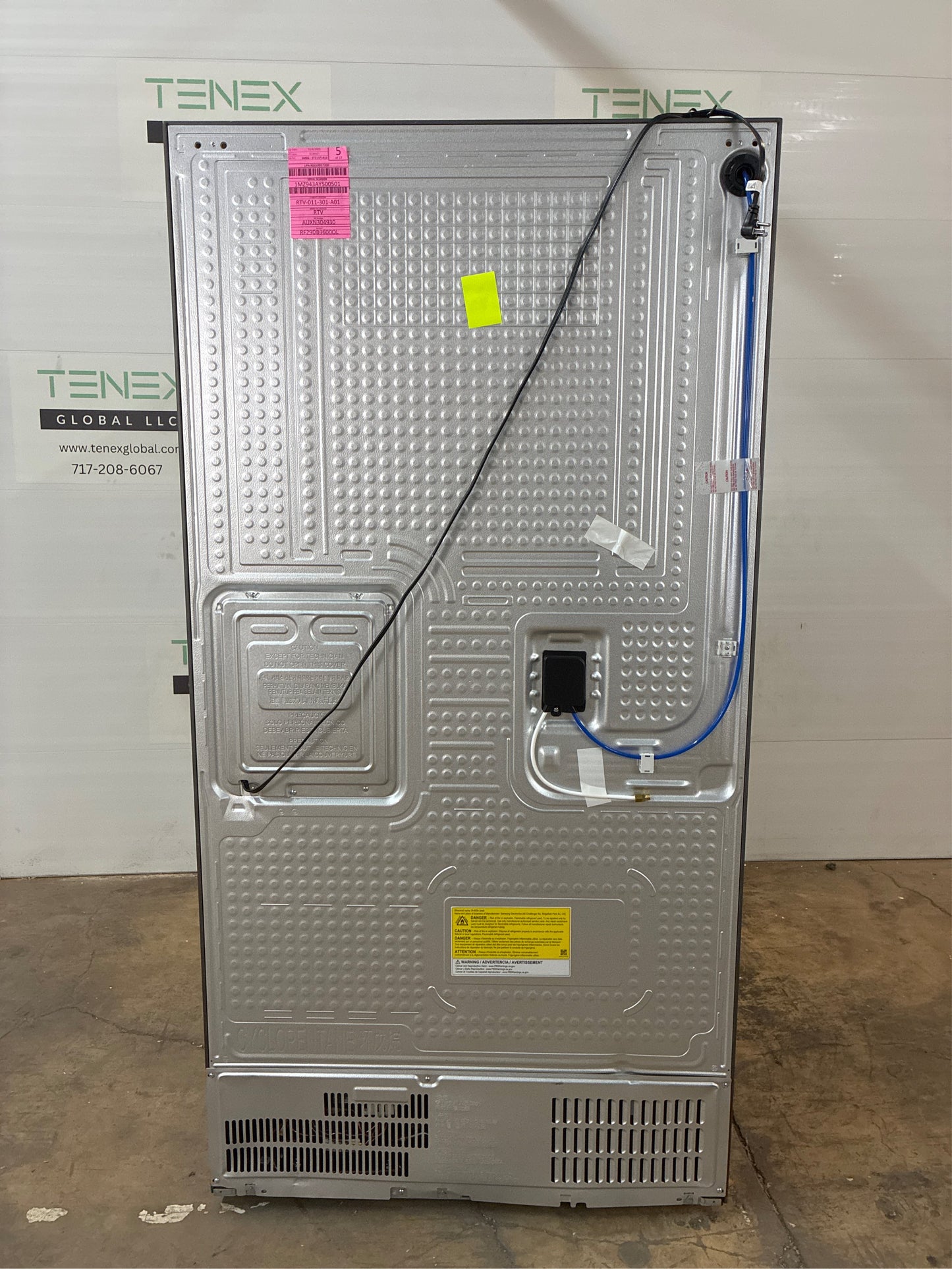 Samsung Bespoke 4-Door Flex Refrigerator with Beverage Center