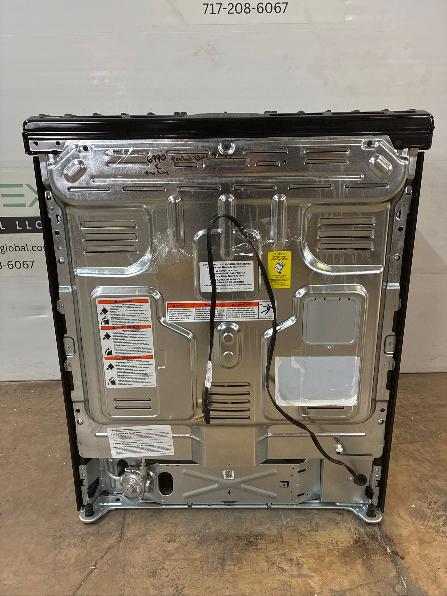 Frigidaire 30-in Gas Range with Steam Clean
