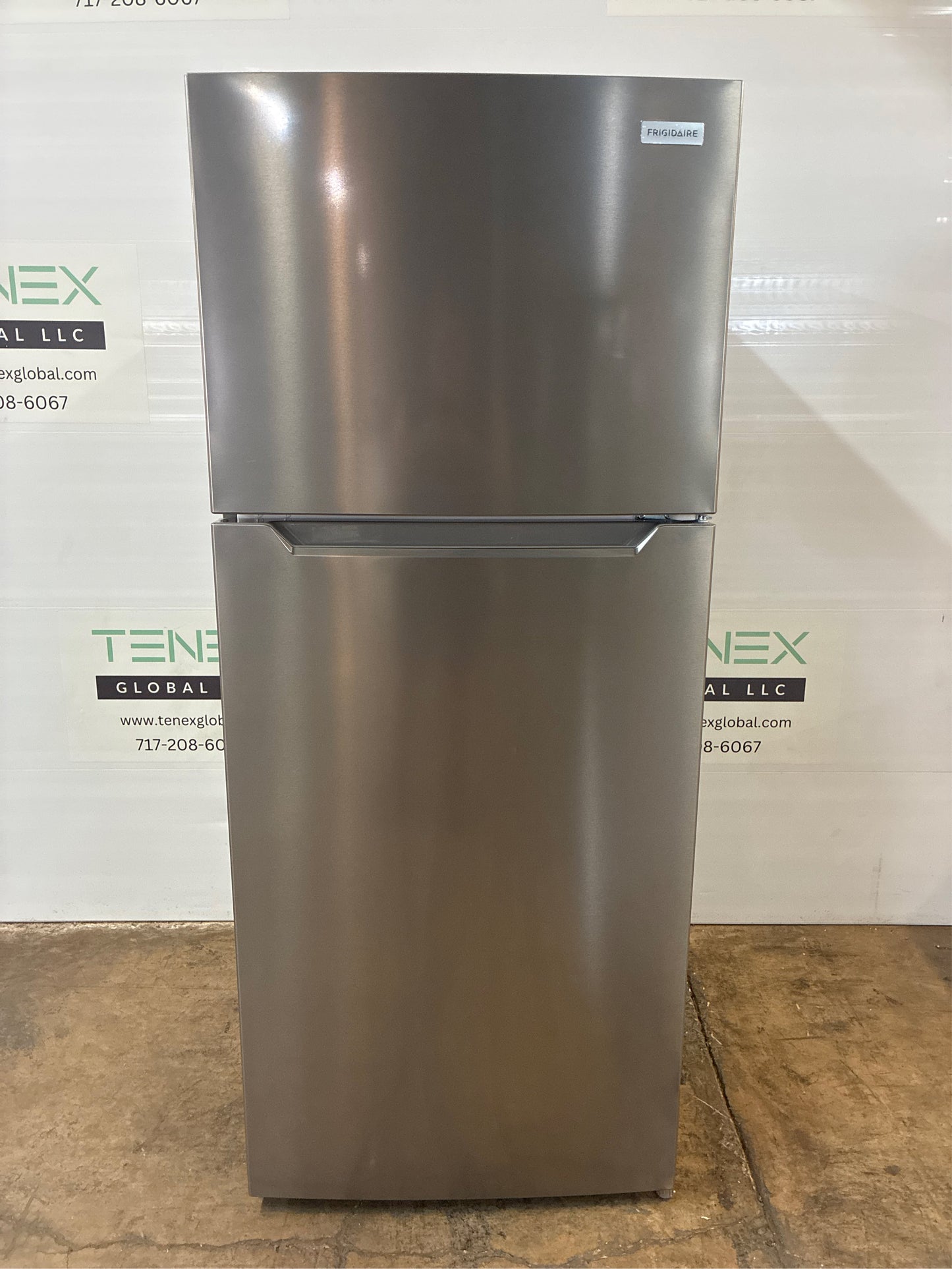 17.6 cu. ft. Top Freezer Refrigerator