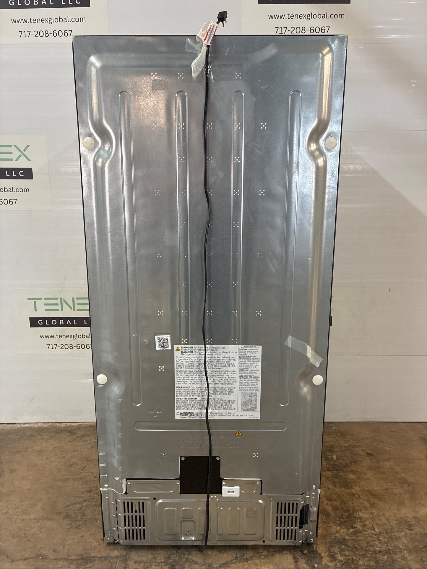 Frigidaire 32.6 in. Upright Freezer, 20 cu ft, Carbon