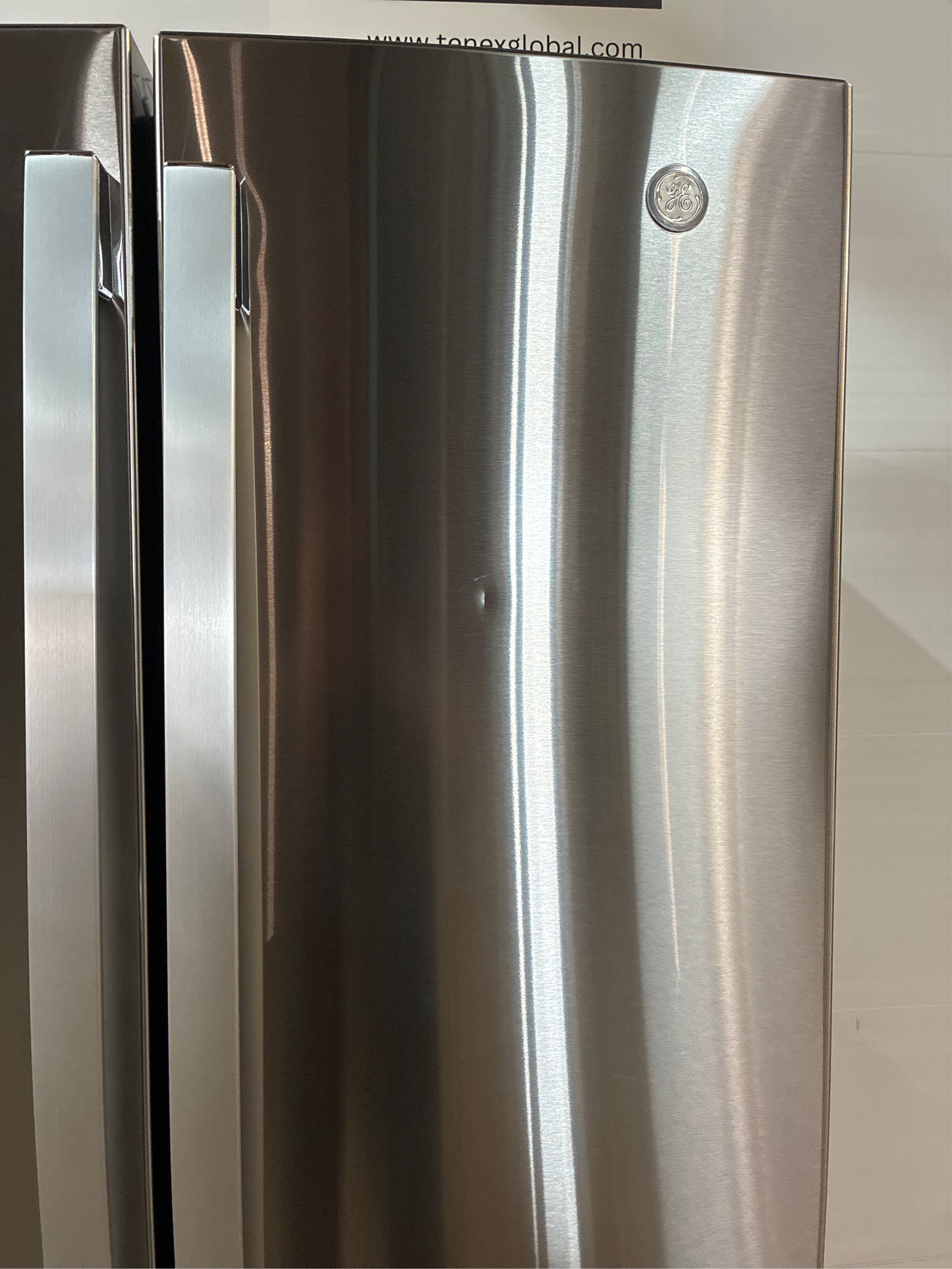 GE 18.6-cu ft French Door Fridge with Ice Maker.