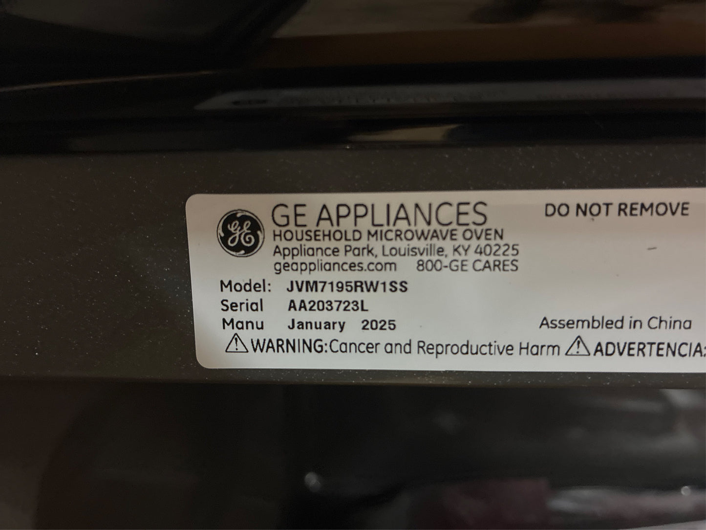 GE 1.9-cu ft 29.9-in Over-the-Range Microwave