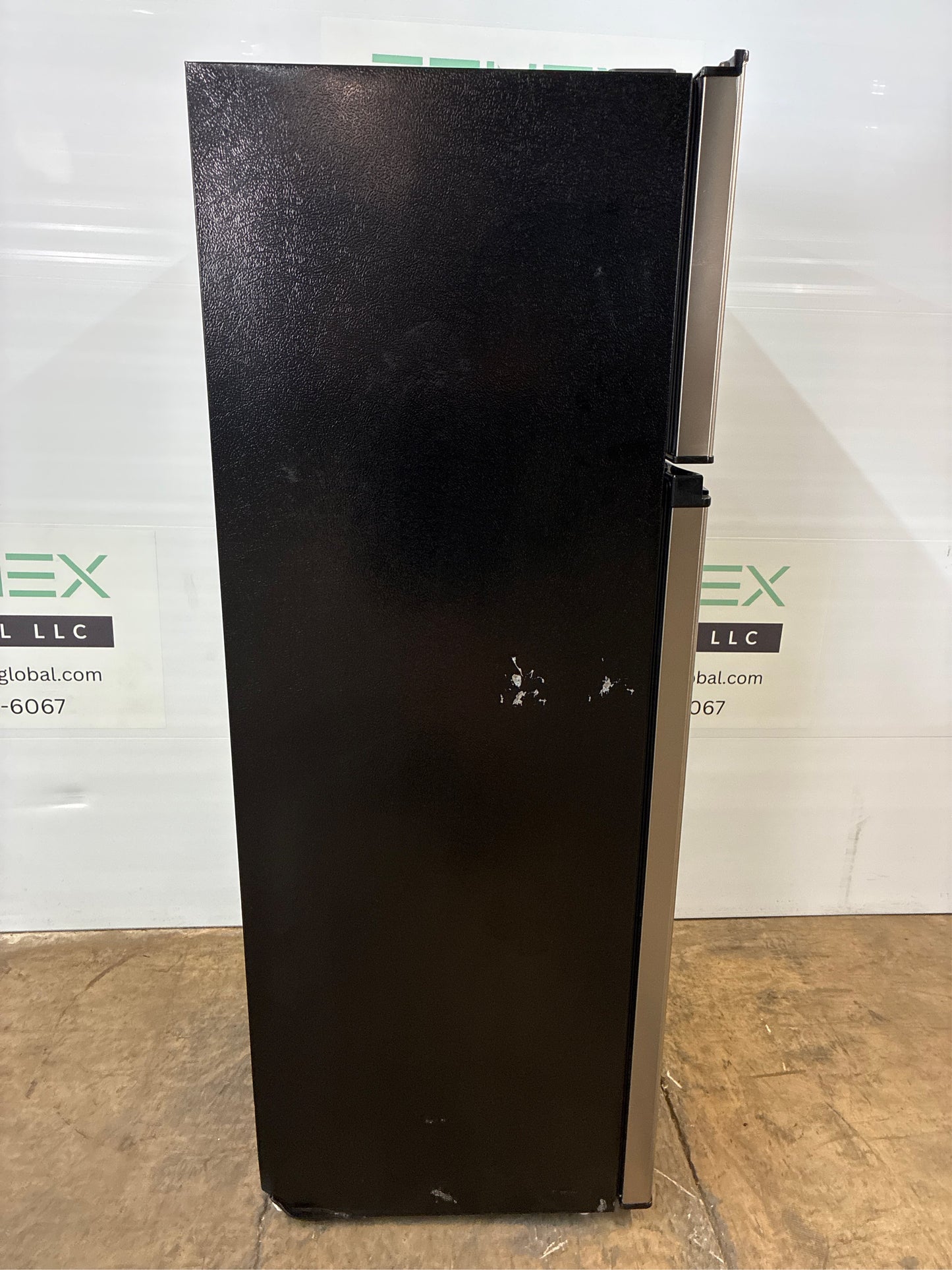 7.1 cu. ft. Top Freezer Refrigerator Stainless
