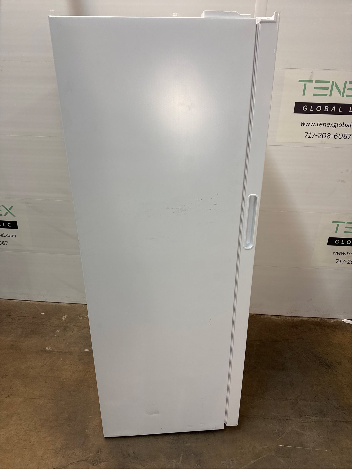 27.8" Frigidaire Upright Freezer, 13 cu ft, Frost Free