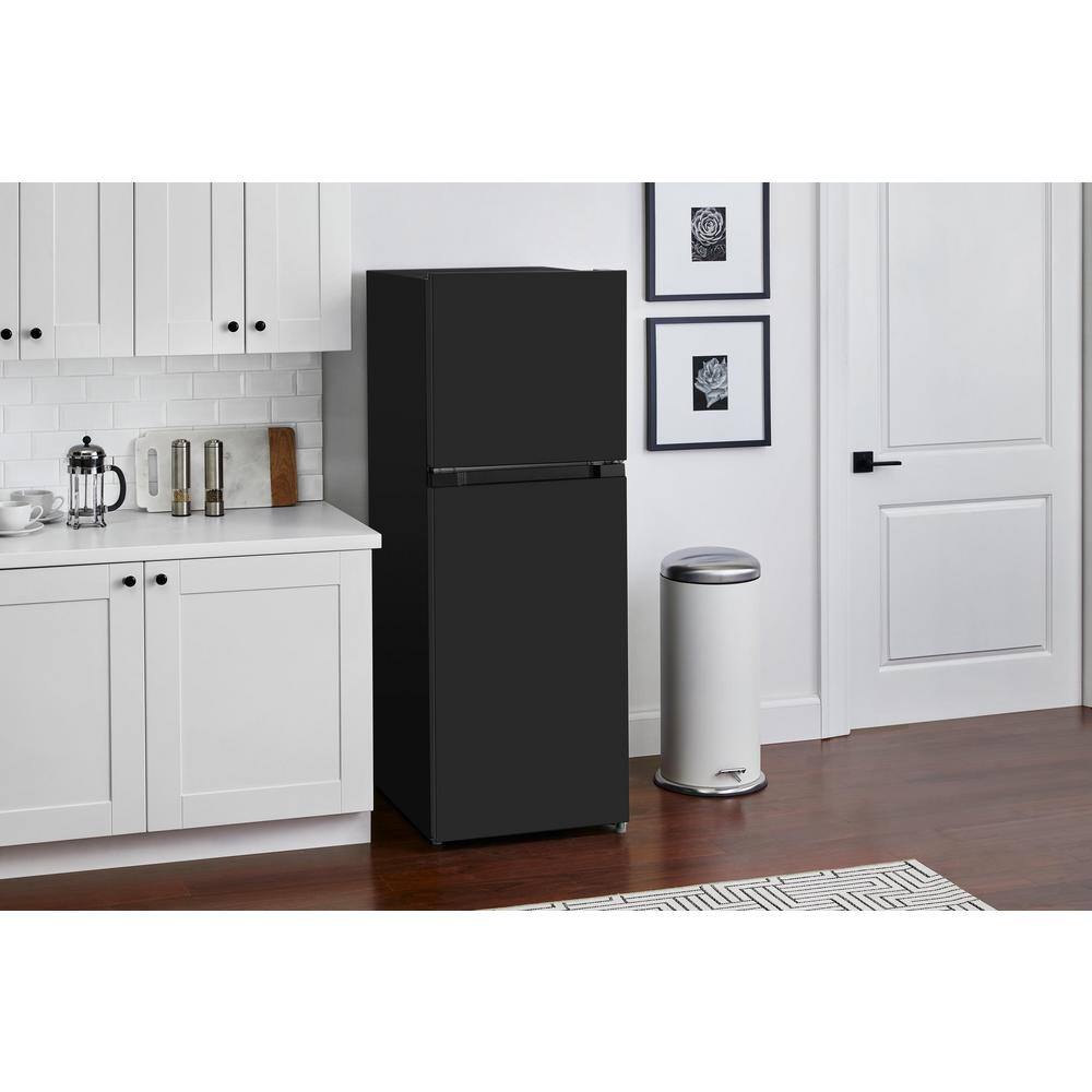 10.1 cu. ft. Top Freezer Refrigerator - Black