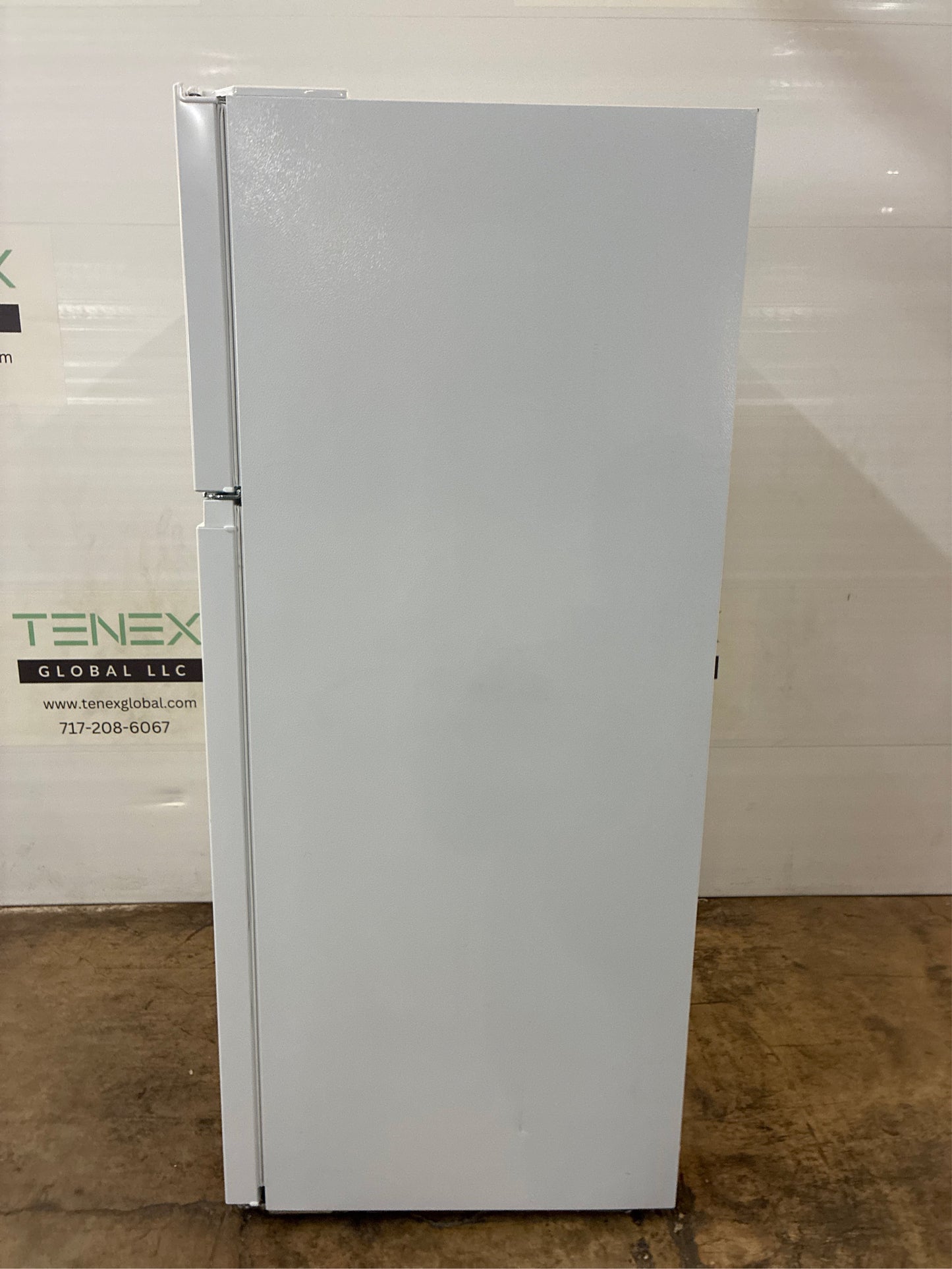 Frigidaire 27 in. 16 Cu. Ft. Top Freezer Refrigerator, White
