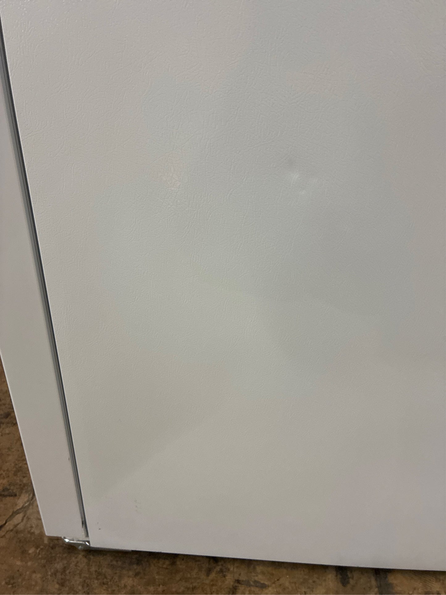 Frigidaire 30" 18.3 cu ft Top Freezer Refrigerator