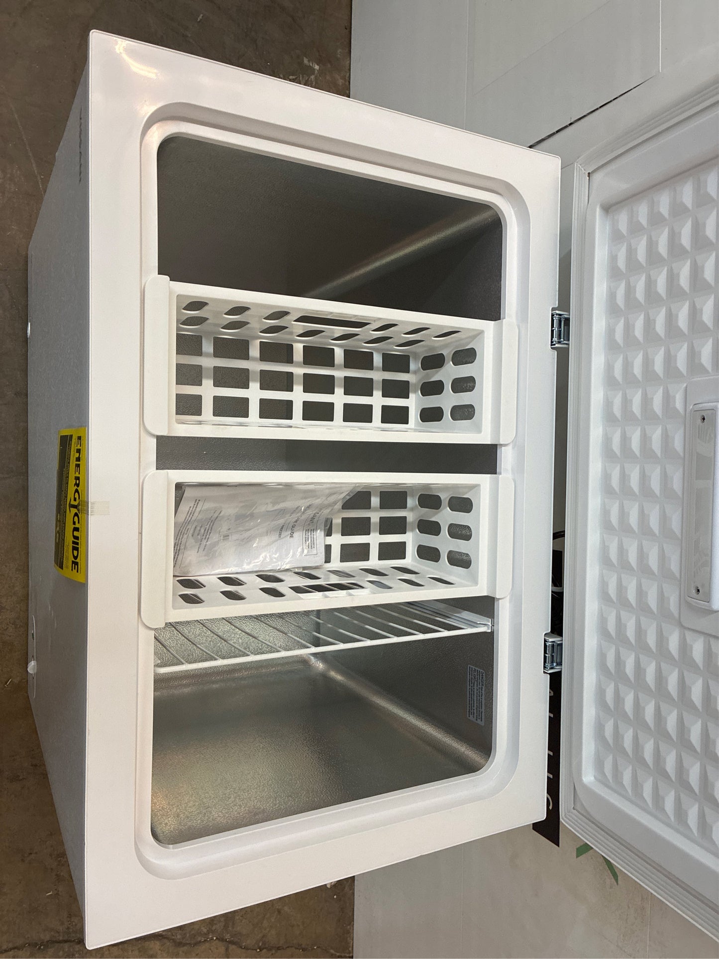 Vissani 7.0 cu ft Chest Freezer w LED White