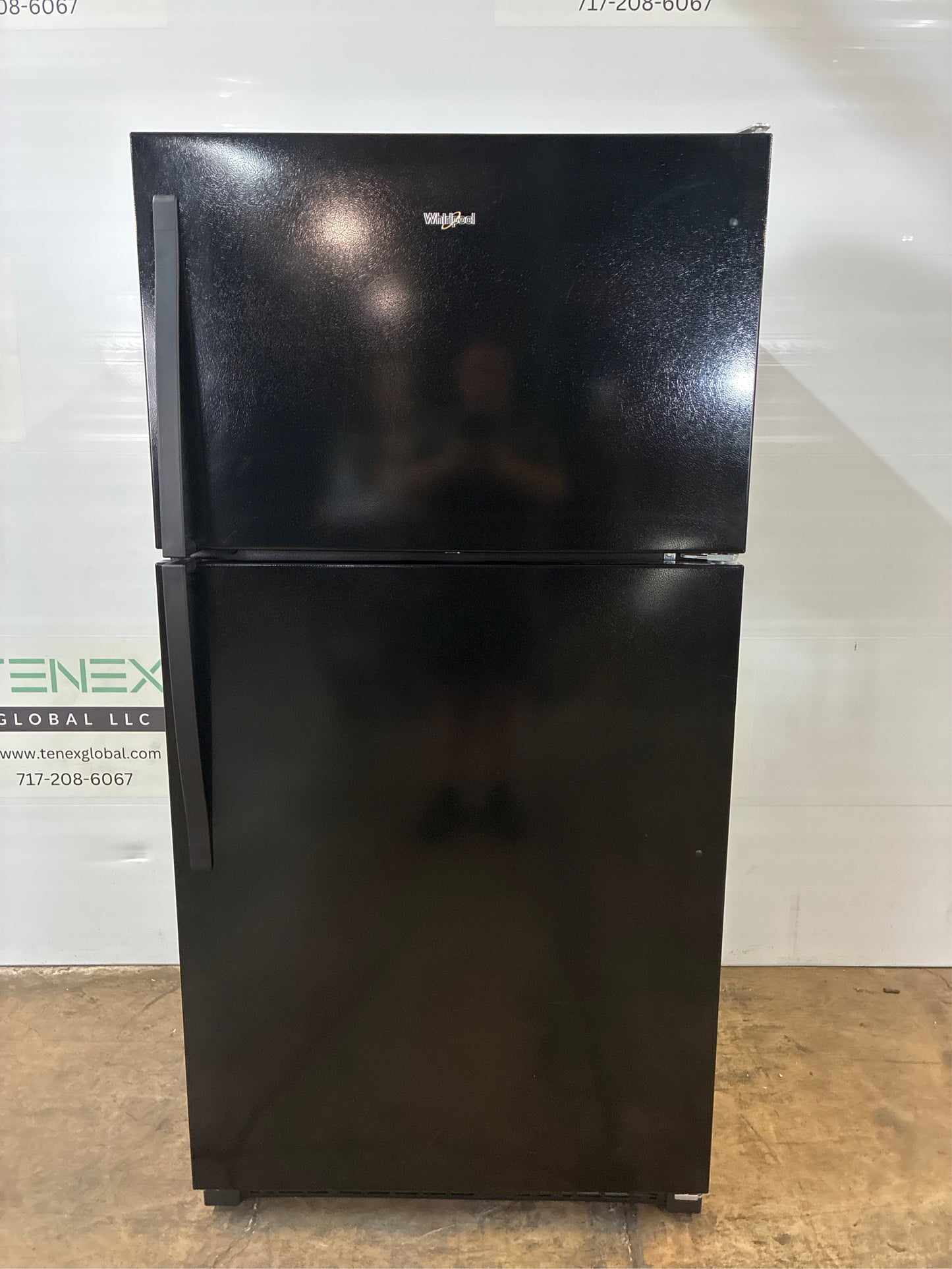 20.5 cu. ft. Top Freezer Refrigerator Black