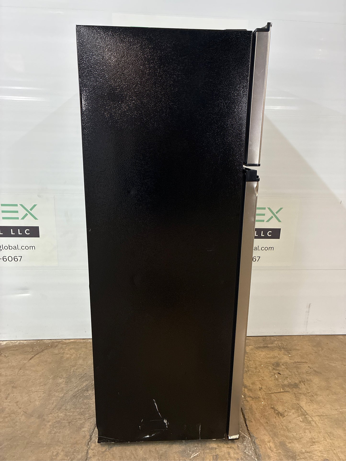 7.1 cu. ft. Top Freezer Refrigerator SS Look