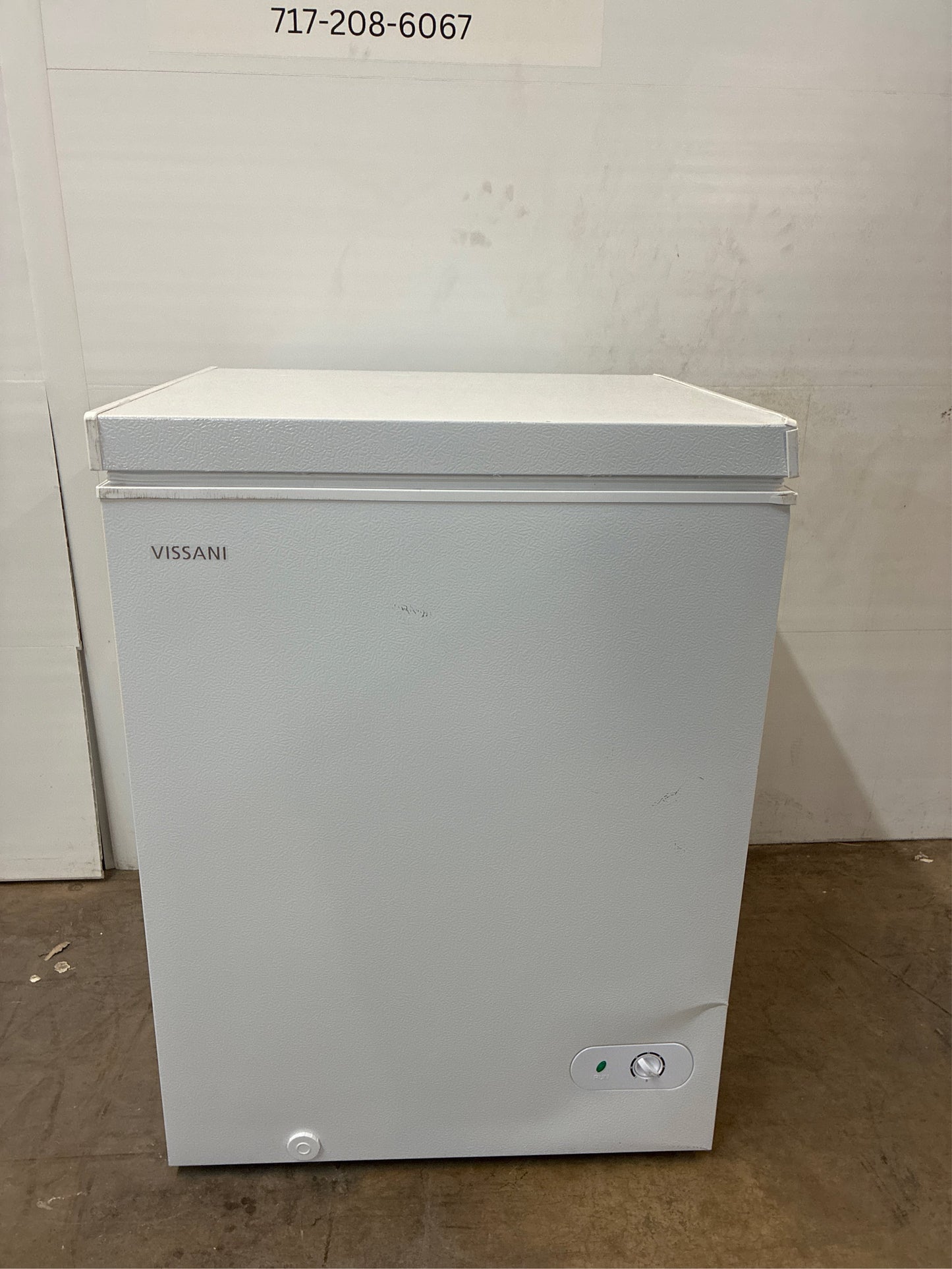 Vissani 5.0 cu. ft. Chest Freezer with LED Light