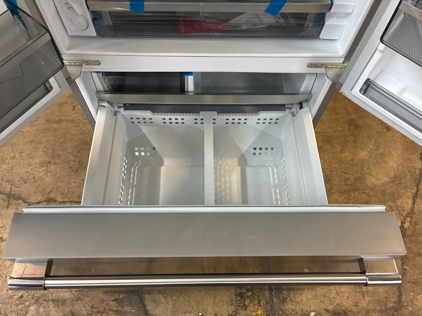 Frigidaire 27.8-cu ft French Door Refrigerator