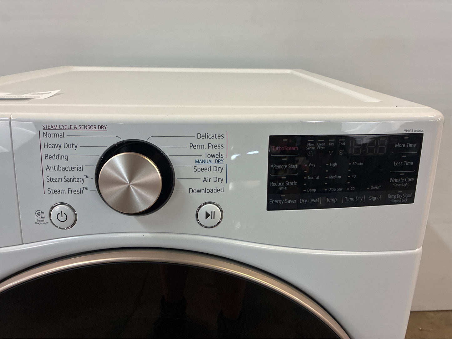 LG 7.4-cu ft Steam Dryer (White)