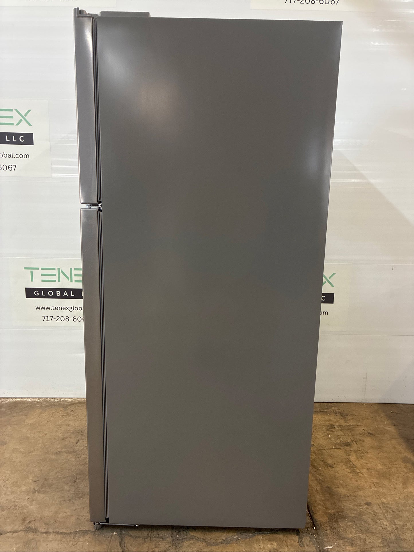 17.6 cu ft Top Freezer Refrigerator, Steel